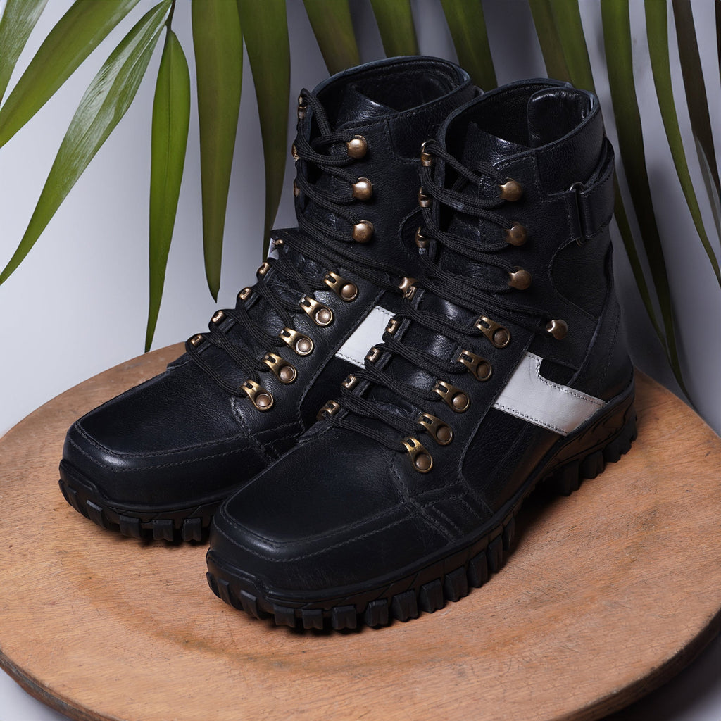 Biker Boots : Black leather Rider boots for Urban bikers with Steel toe.