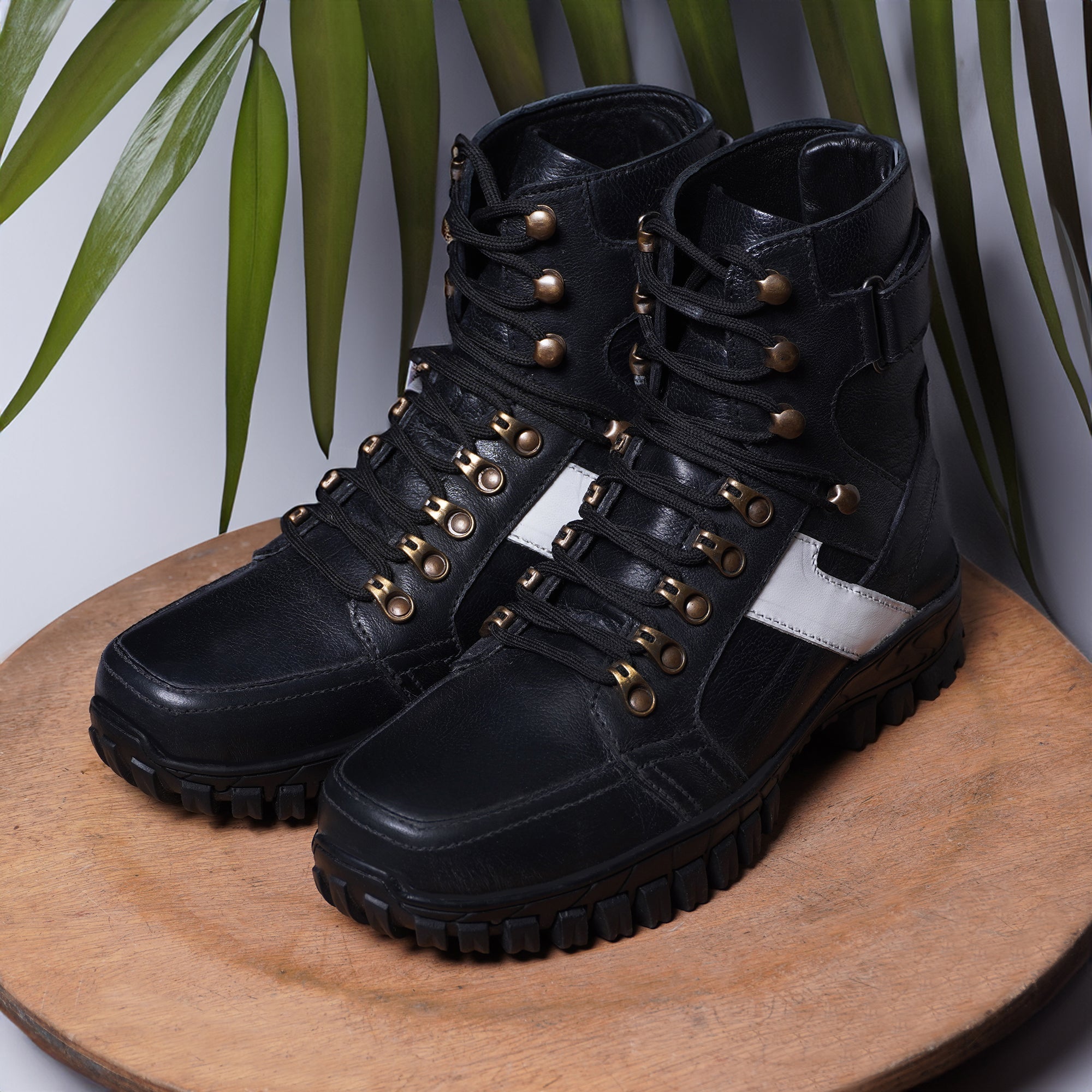 Biker Boots : Black leather Rider boots for Urban bikers with Steel toe.