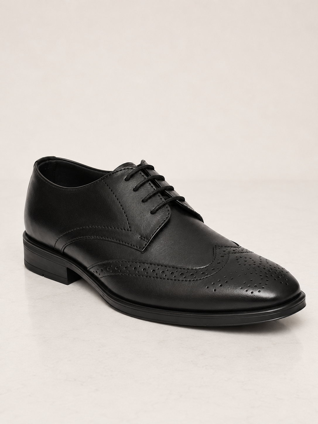 amisar black brogue wing tip side view