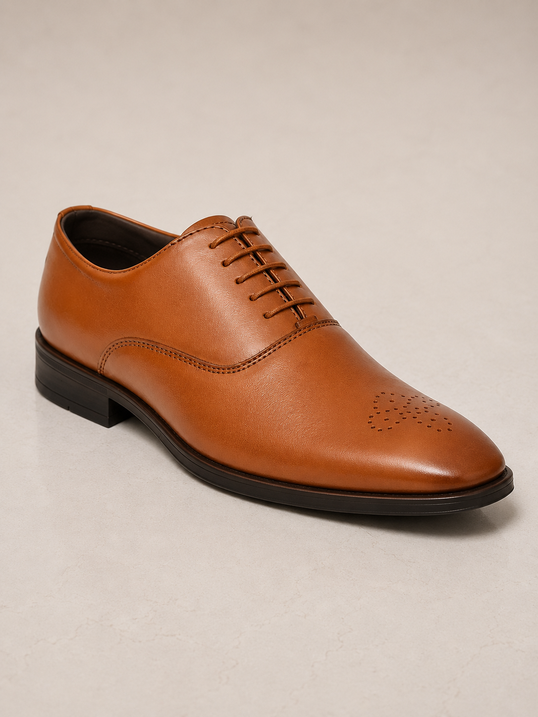 amisar Derby punch Lace-Up Silhouette Full tan Leather Upper	 Rubber Sole Cemented side view