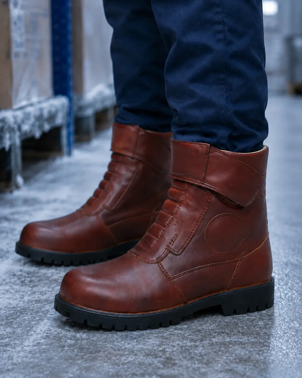 amisar wine cemented snow boot side view